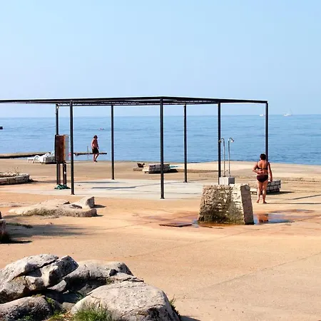 With Parking Space - 6995 Lejlighed Umag